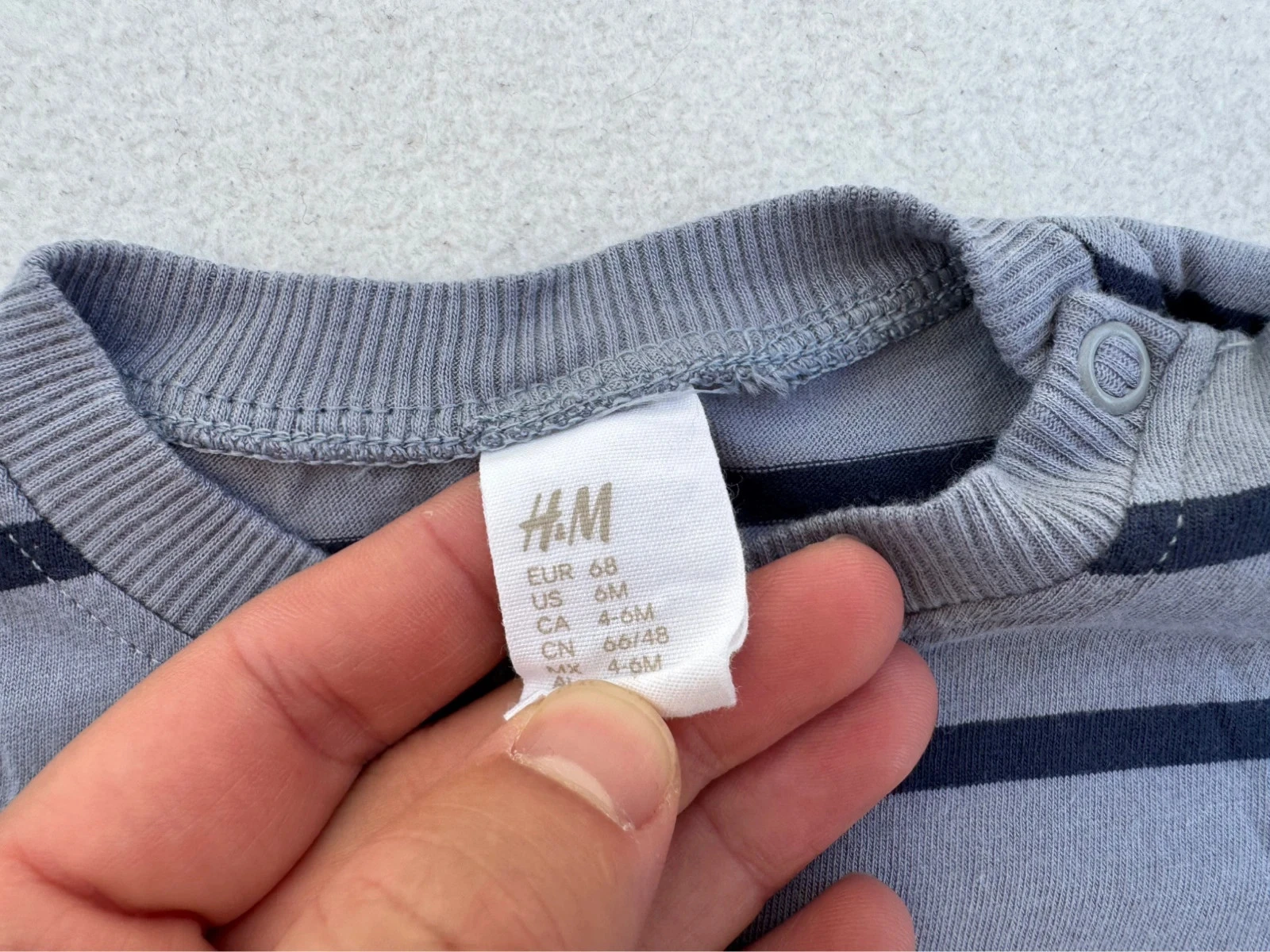 Lange mouw T-shirt H&M 6 maanden grijs gestreept – Zeer goede staat – photo 2